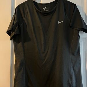 Nike Women’s Dark Gray Short Sleeve Tee